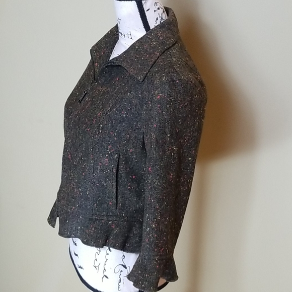 Sophisticated Moschino Duo of Jacket & Camisole. - Picture 4 of 16